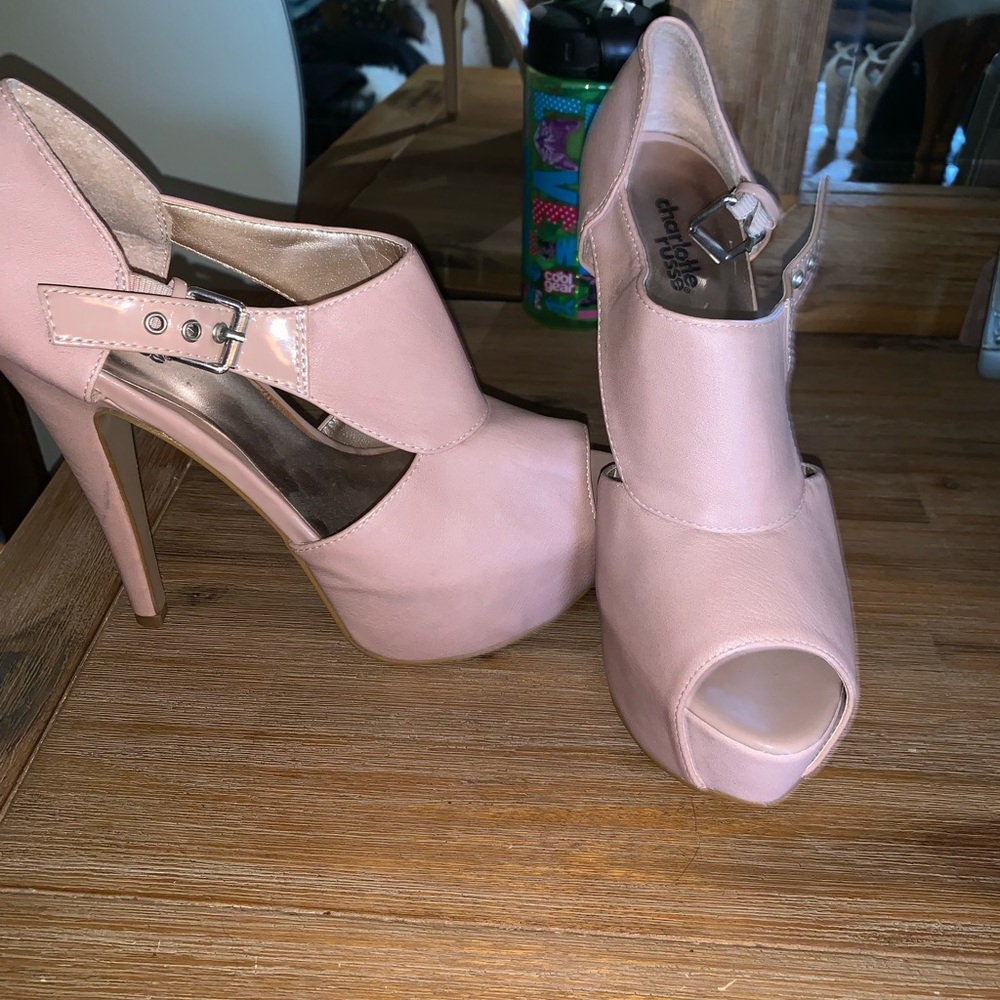Cute pumps from Charlotte Russe like new
